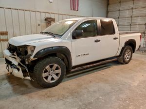 Nissan Titan XE 5.6L 8 2009