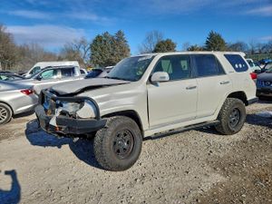 Toyota 4Runner SR5 4.0L 6 2013