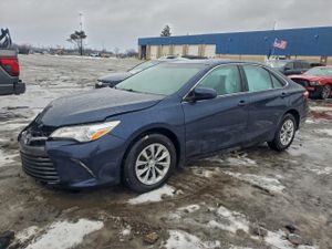 Toyota Camry LE 2.5L 4 2015