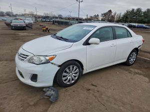 Toyota Corolla BASE 1.8L 4 2013