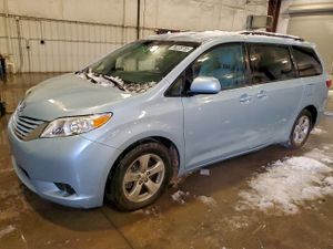 Toyota Sienna LE 3.5L 6 2015