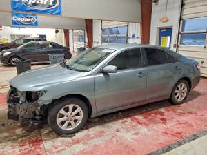 Toyota Camry BASE 2.5L 4 2011