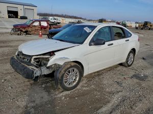 Ford Focus SE 2.0L 4 2011