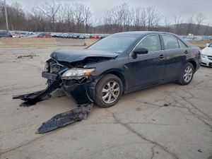 Toyota Camry BASE 2.5L 4 2011