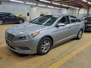 Hyundai Sonata SE 2.4L 4 2015