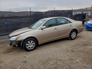 Toyota Camry LE 2.4L 4 2002