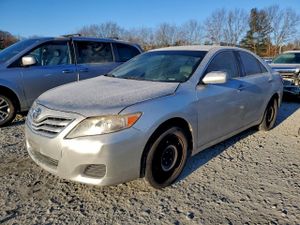 Toyota Camry BASE 2.5L 4 2011