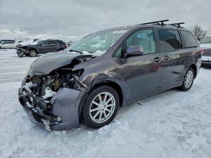 Toyota Sienna XLE 3.5L 6 2012