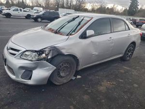 Toyota Corolla BASE 1.8L 4 2011