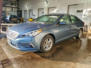Hyundai Sonata SE 2.4L 4 2015