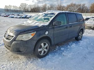 Volkswagen Routan SE 3.8L 6 2010