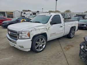 Chevrolet Silverado 1500 C1500 LT 5.3L 8 2011