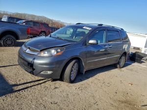 Toyota Sienna XLE 3.5L 6 2009