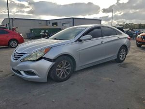 Hyundai Sonata GLS 2.4L 4 2013