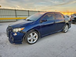 Toyota Corolla BASE 1.8L 4 2013