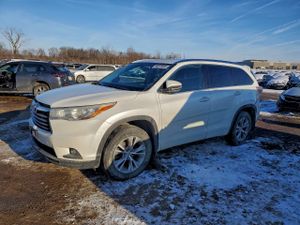 Toyota Highlander XLE 3.5L 6 2015