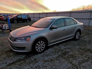 Volkswagen Passat S 1.8L 4 2014