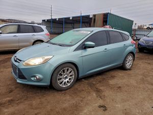 Ford Focus SE 2.0L 4 2012