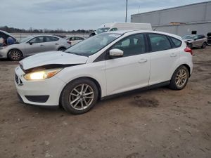 Ford Focus SE 2.0L 4 2015