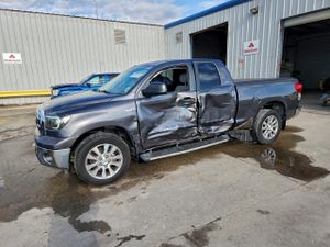 Toyota Tundra DOUBLE CAB SR5 5.7L 8 2011