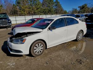 Volkswagen Jetta BASE 2.0L 4 2014