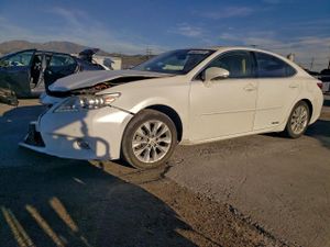 Lexus ES 300H 2.5L 4 2013