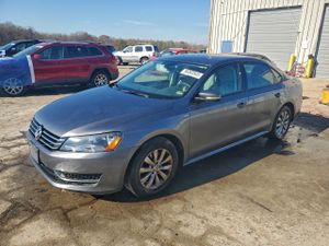 Volkswagen Passat S 2.5L 5 2013