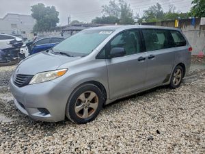 Toyota Sienna 3.5L 6 2011