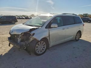 Toyota Sienna XLE 3.5L 6 2015