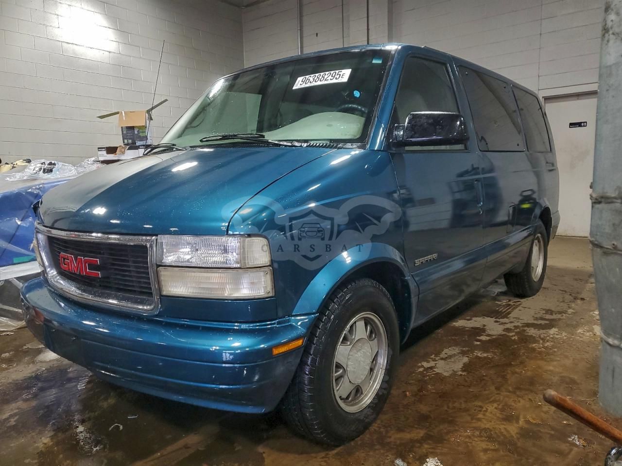 GMC Safari XT 4.3L 6 1999