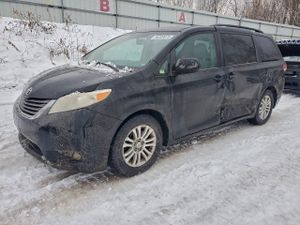 Toyota Sienna XLE 3.5L 6 2011