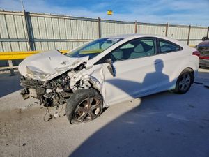 Hyundai Elantra GS 1.8L 4 2013