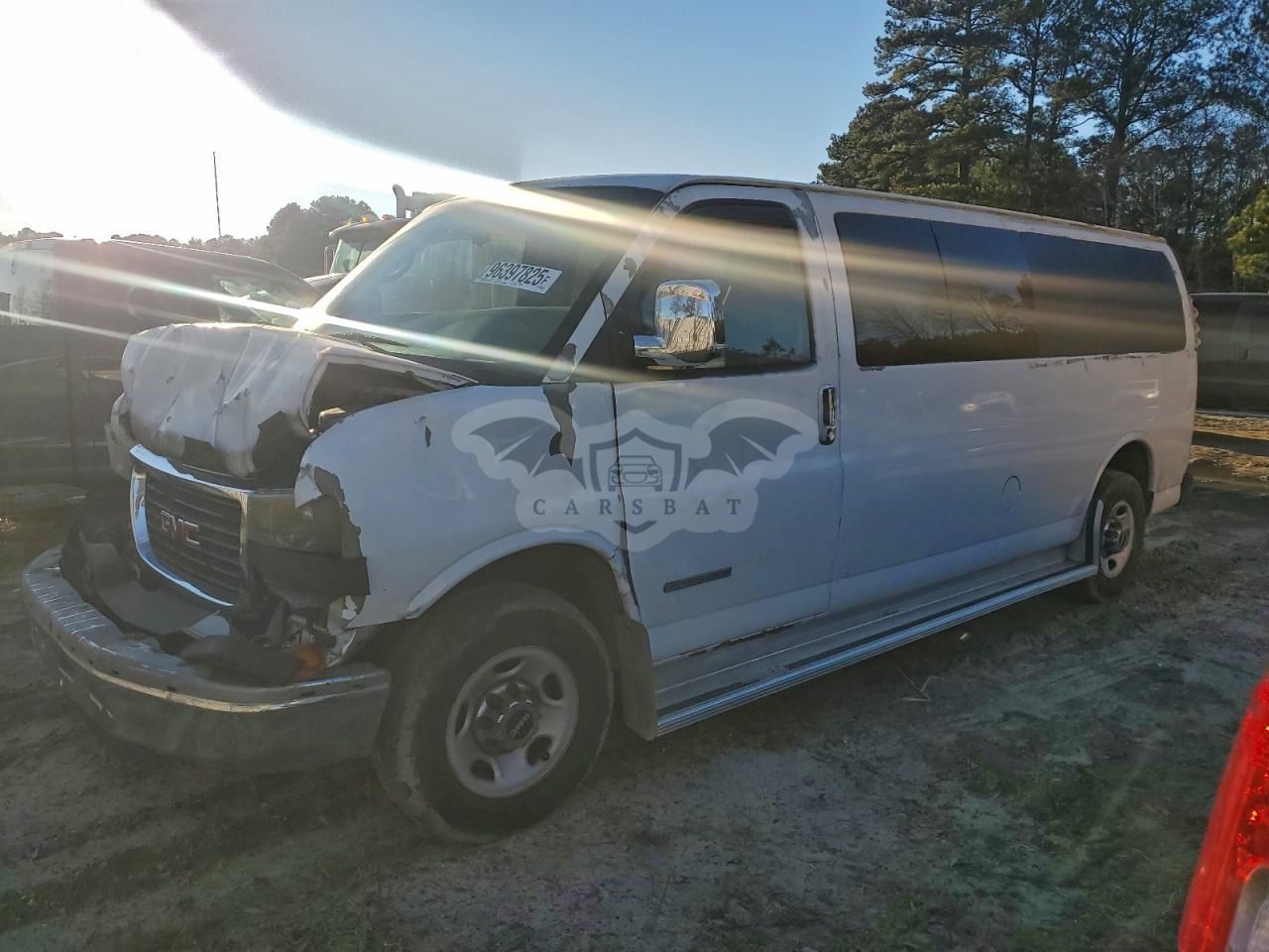GMC Savana G3500 6.0L 8 2006