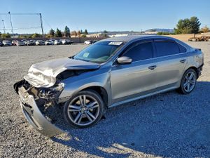 Volkswagen Passat SEL 2.0L 4 2014
