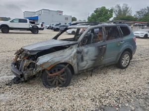 Subaru Forester LIMITED 2.5L 4 2013