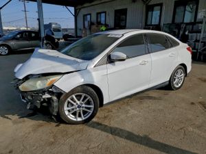 Ford Focus SE 2.0L 4 2014