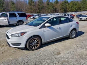 Ford Focus SE 2.0L 4 2015
