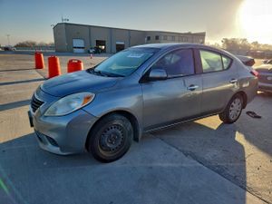 Nissan Versa S 1.6L 4 2012