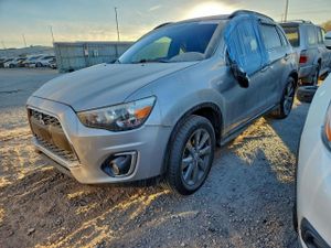Mitsubishi Outlander LE 2.0L 4 2013