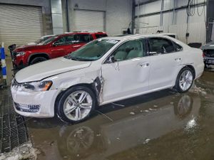 Volkswagen Passat SE 2.0L 4 2014