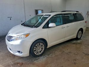 Toyota Sienna XLE 3.5L 6 2015