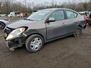 Nissan Versa S 1.6L 4 2013