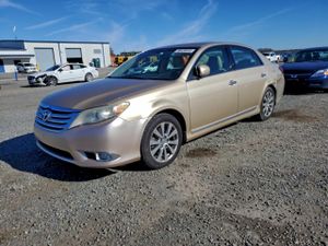 Toyota Avalon BASE 3.5L 6 2011
