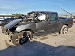 Nissan Titan S 5.6L 8 2011