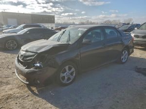 Toyota Corolla BASE 1.8L 4 2013