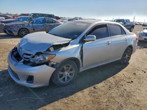Toyota Corolla BASE 1.8L 4 2011