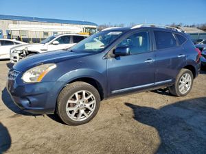 Nissan Rogue S 2.5L 4 2013