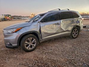 Toyota Highlander XLE 3.5L 6 2015