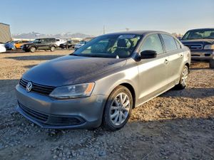 Volkswagen Jetta BASE 2.0L 4 2014