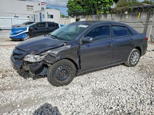 Toyota Corolla BASE 1.8L 4 2013